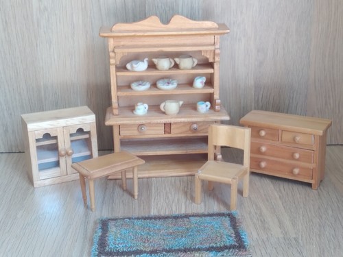 Dolls house pine style - dolls,