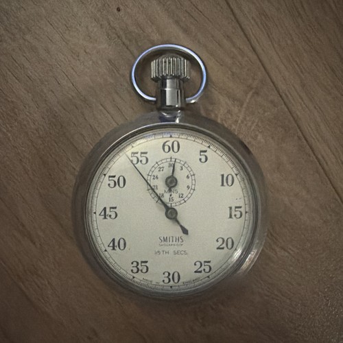 Beautiful vintage smiths - vintage,