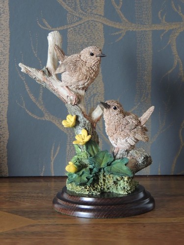 Country artists sculpture pair - artists,