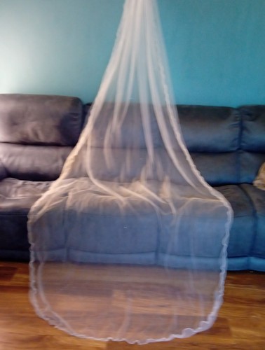 White veil tier - tier, chapel