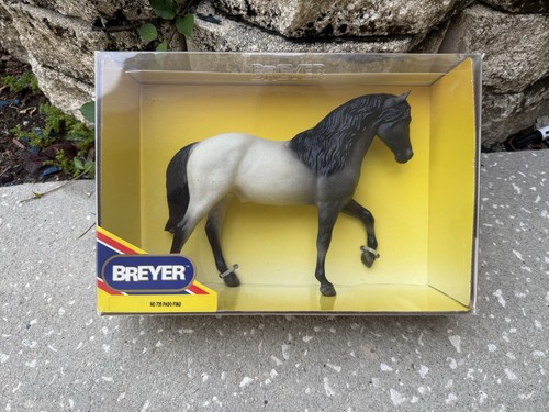 New nib retired breyer - retired, horse