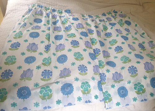 Pretty vintage 1960s - pretty,