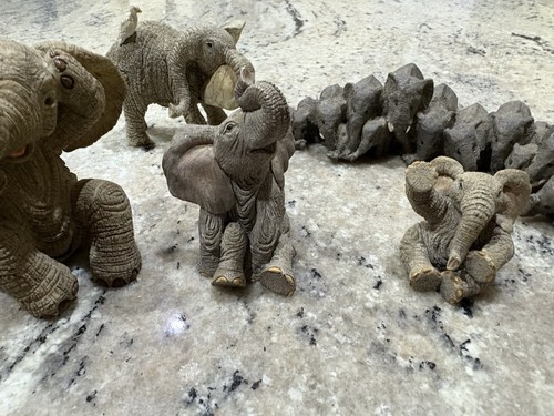 Elephant figures - x,