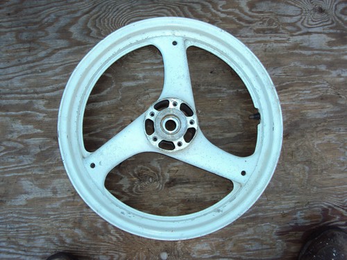 Suzuki rgv250 front wheel - suzuki,