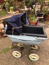 SILVER CROSS VINTAGE DOLLS COACH BUILT PRAM NEED RESTORATION, BARGAIN. SEE PHOTO