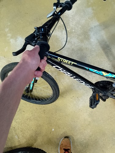 Boys challenge bike - bike, brakes