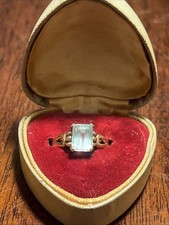 9CT GOLD AQUAMARINE VINTAGE RING HALLMARKED IN ORIGINAL HEART SHAPED BOX