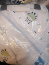 Mothercare Dinosaurus Baby Hooded Towel and wash mitt New Baby Gift Set Dinosaur