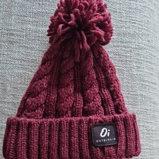 Oi Outsidein Burgandy Bobble Thermal Hat  New without tags
