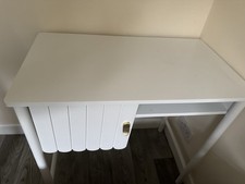 Mae Scalloped 80x75x45cm White Desk Table Modern and Complementary - RRP £119.99