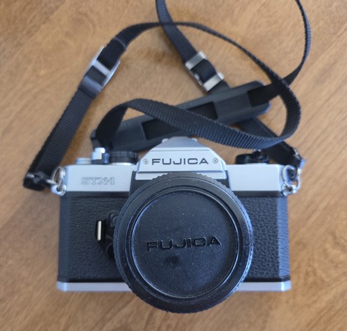 Fujica 35mm manual camera - fujica,