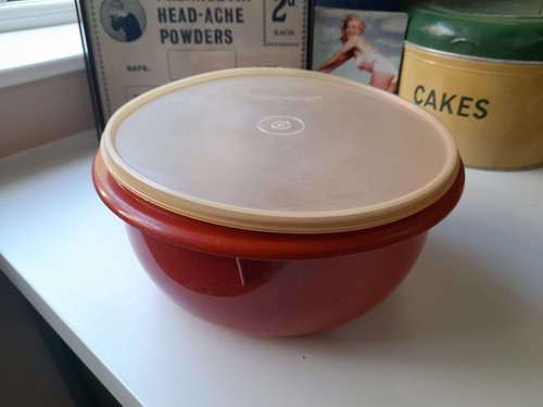 Tupperware vintage orange - tupperware,