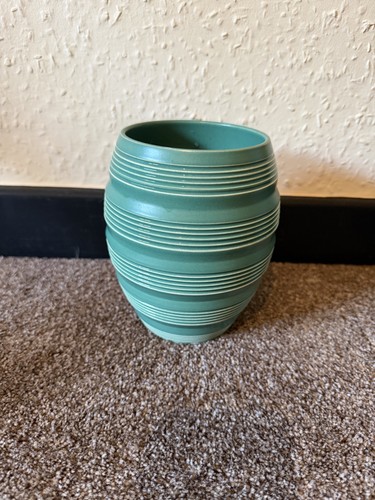 Wedgwood 1930 ribbed vase - 1930's,