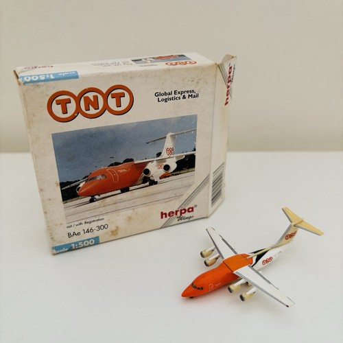 Herpa wings 500 scale model - 1:500,