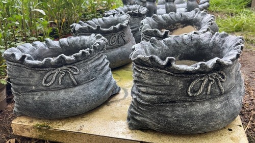 Solid concrete planter - solid,