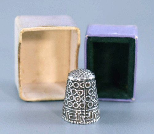Antique silver 935 thimble - .935, in