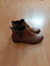 Red herring tan brown Chelsea