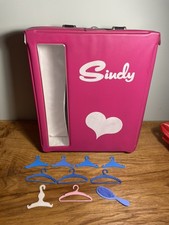 1974 Pedigree Sindy Doll Pink Carry Case (S538)- black curved handle variant (2)