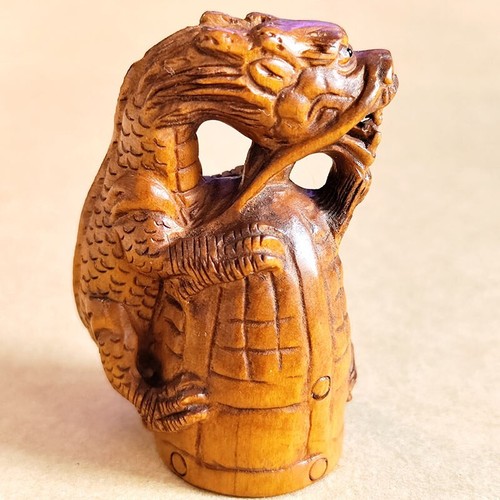 M8558 hand carved boxwood - m8558, 2"