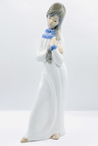 Vintage nao lladro figurine - by,