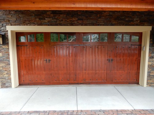 Solid wood quality cedar - cedar, doors