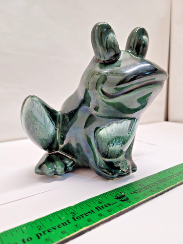 Hull pottery green - big, eye