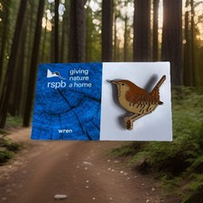 RSPB-Pin Badge  WREN   On Blue