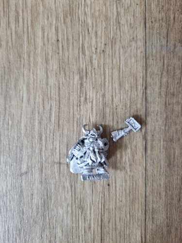 Dwarf hero hammer shield - dwarf,