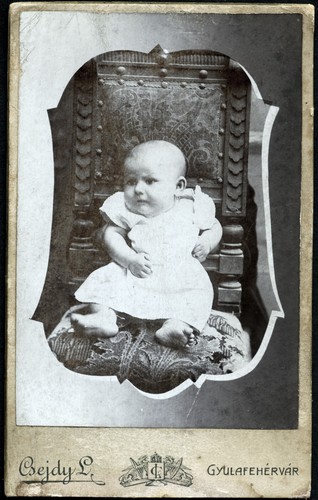 Hidden mother sweet cild on - sweet,