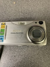 Nikon Coolpix S3100 Compact camera and battery only sold for parts