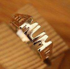 9ct Solid Yellow Gold 'MUM'