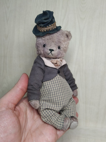 Artist teddy bear - ,