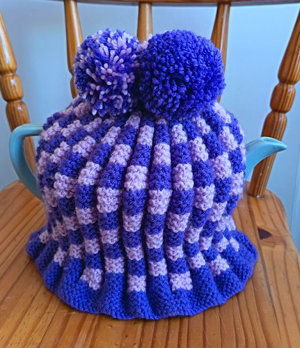 Hand knitted retro - hand, 1940s