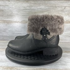 UGG Womens Chyler Shearling