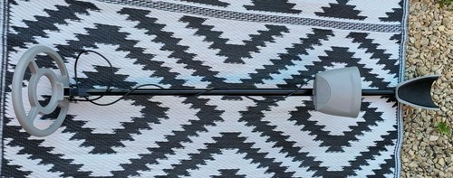 Discovery 2200 metal detector