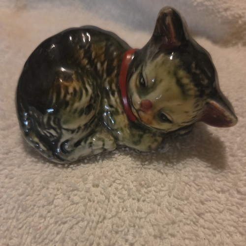 Vintage small resting - 3”,