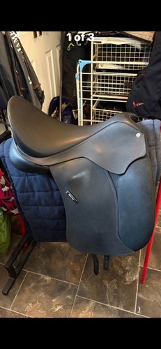 Wintec dressage saddle 2 - dressage, 1/2"