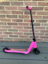 Aero C1 scooter with light up LED wheels