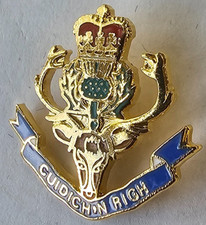Lapel Badge Queen's Own Highlanders