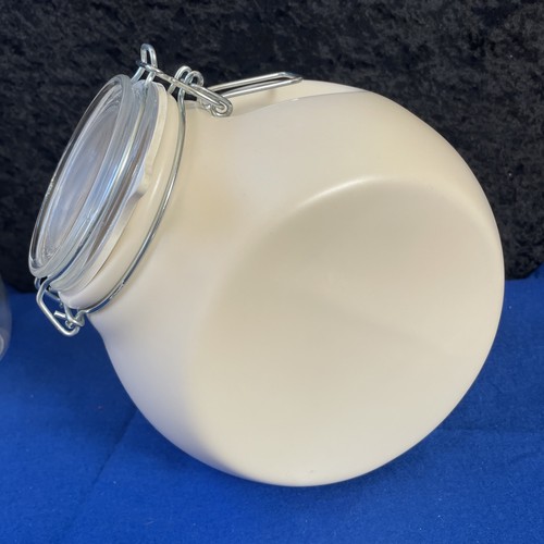 Nigella lawson cream round - nigella,