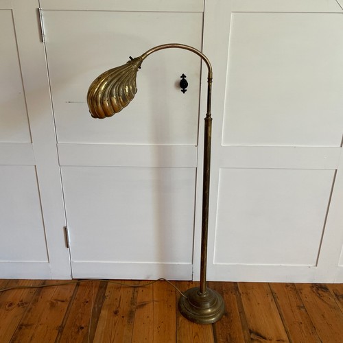 Brass shell floor lamp vintage - shell,