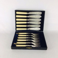6 x ELECTROPLATED FISH CUTLERY