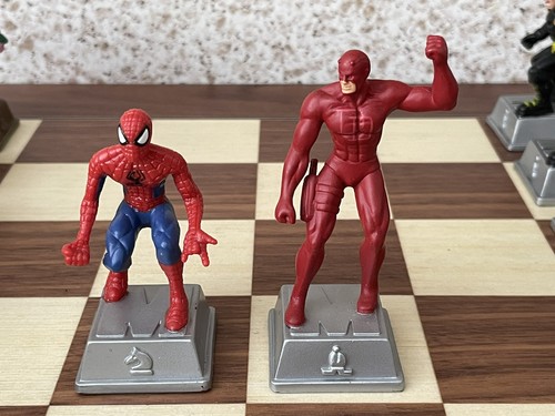 Marvel heroes chess set - heroes,