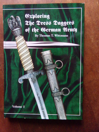 Exploring the dress daggers - dress,