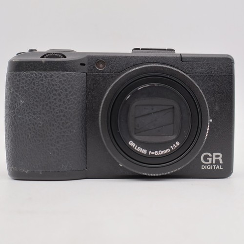 Ricoh digital iii 10 0mp - gr, 3