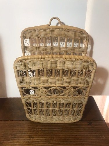 Vintage large wicker wall - large,
