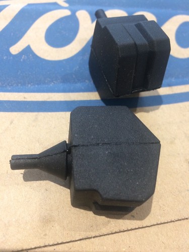 New bonnet wing rail rubber - new,