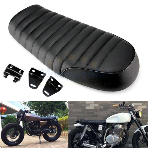 Black seat flat hump saddle - seat,