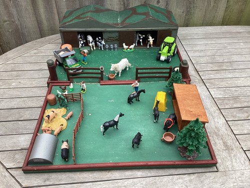 Toy farmyard and accessories - and,