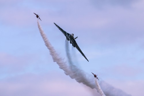 Avro vulcan and folland gnats - avro,